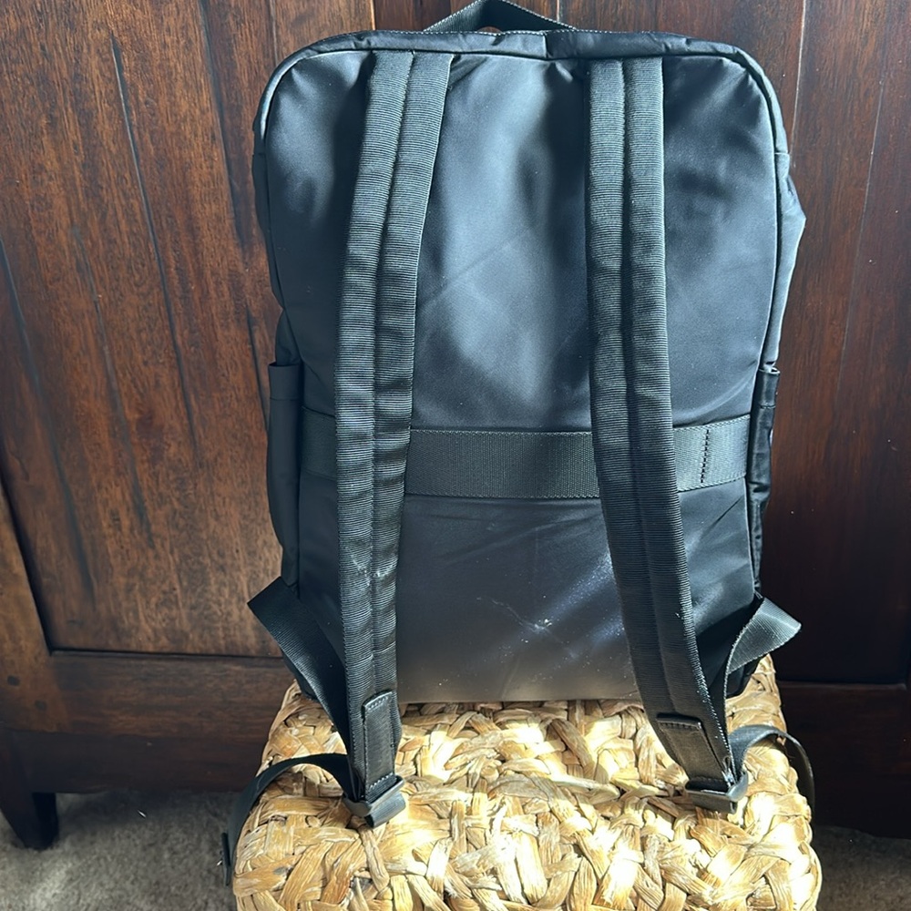 Lululemon backpack - Picture 5 of 14